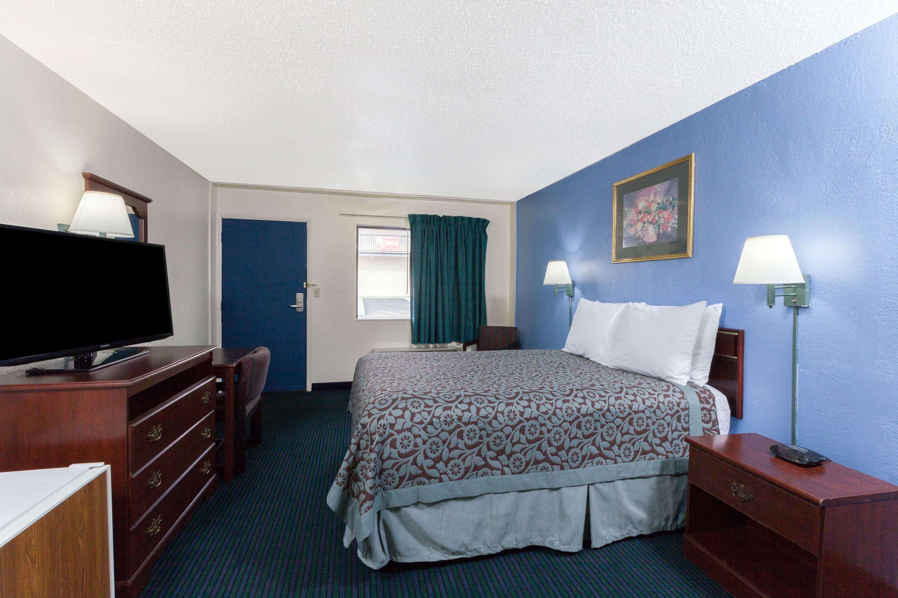 Hotel Days By Wyndham Fairground 2*